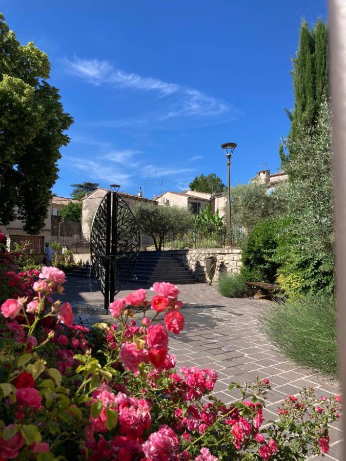 T2 Classe 2* Calme Au Coeur Du Village Provencale Gréoux-les-Bains Exterior foto